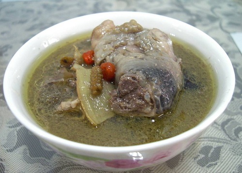 alt=黑松露猪骨汤