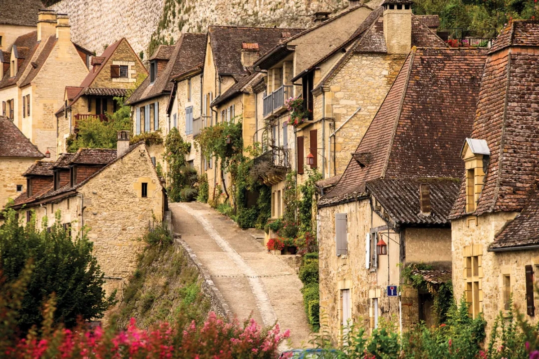 法国Périgord地区Beynac-et-Cazenac小镇童话般的街景